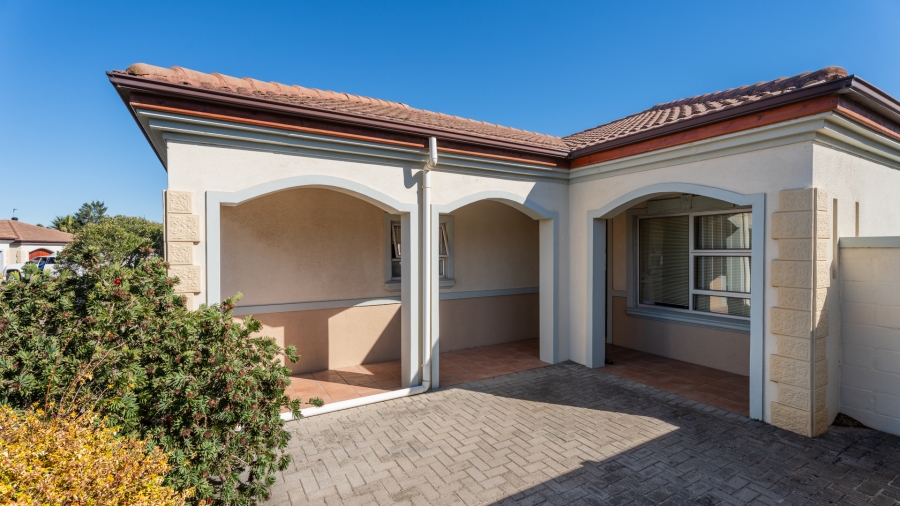 3 Bedroom Property for Sale in Twin Palms Western Cape